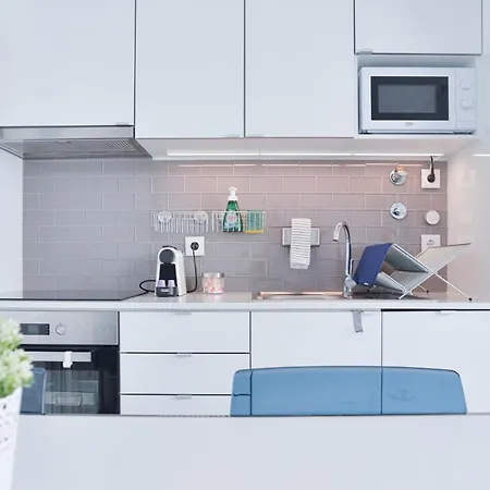 Apartment Feel - Nautical House *